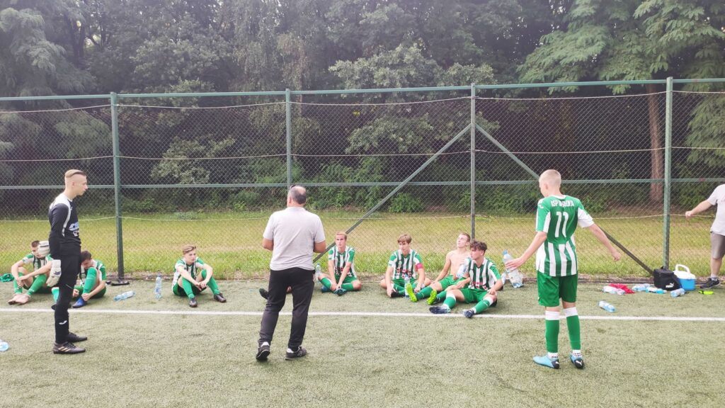 Remis juniorów z kontrowersją w tle