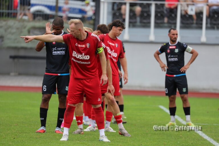FOTO: AKS 1947 Busko Zdrój – WISŁOKA DĘBICA