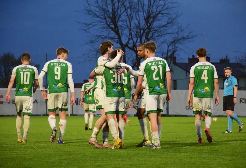 PIERWSZY SPARING NA REMIS!